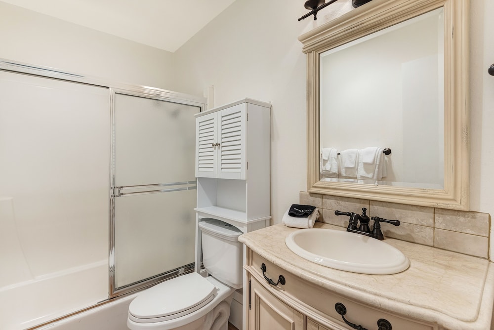 Bend Riverside Inn & Suites - photo 370