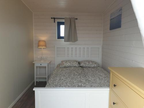 Black Beach Cottage Small