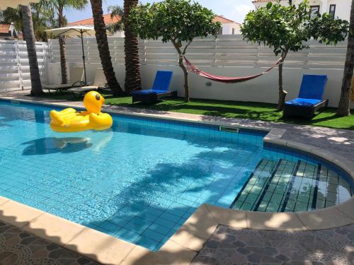Villa Andy 350 m from the beach — 4-Star Luxury Hotel in Larnaca, Cyprus