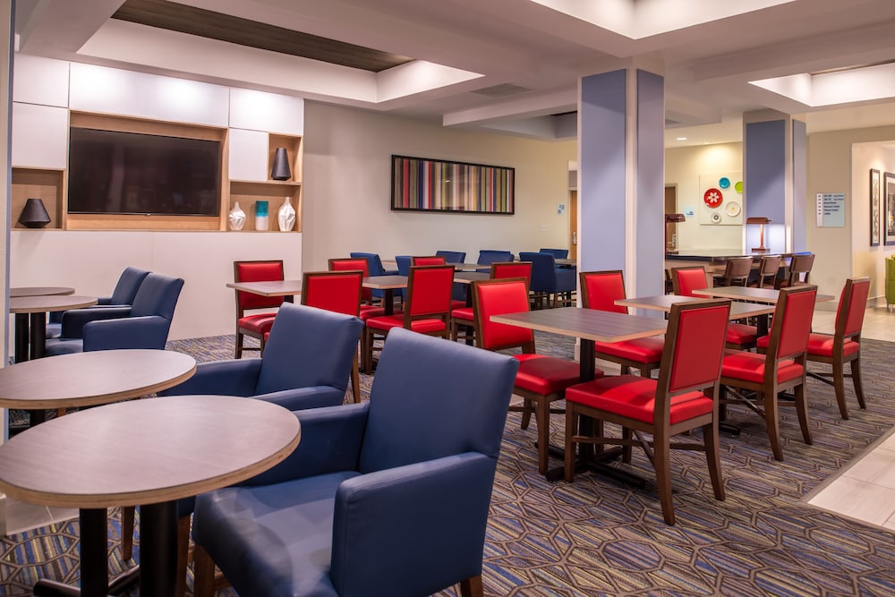Holiday Inn Express Hotel & Suites Tampa Anderson Rd Veteran by IHG - photo 48