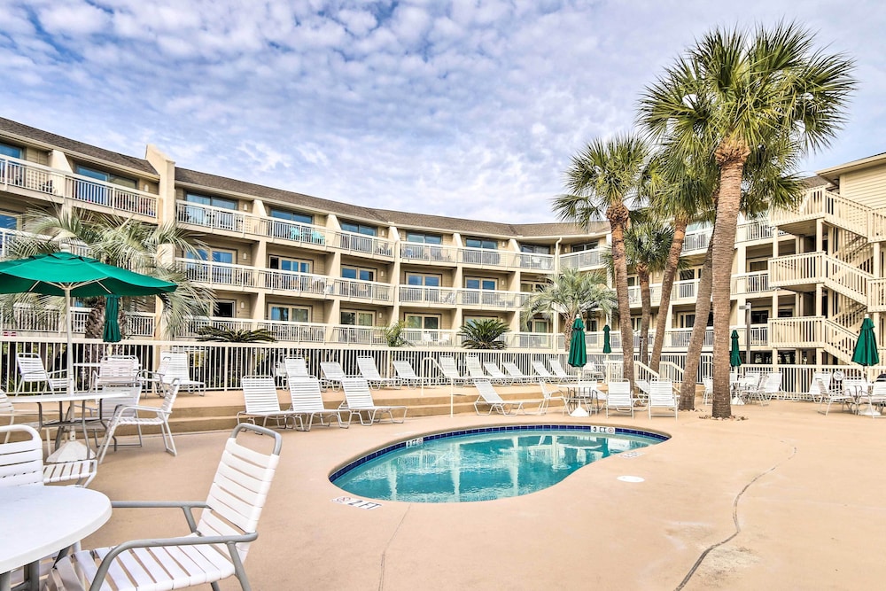 Walk to Bars & Shops: Resort Condo in Hilton Head - photo 15