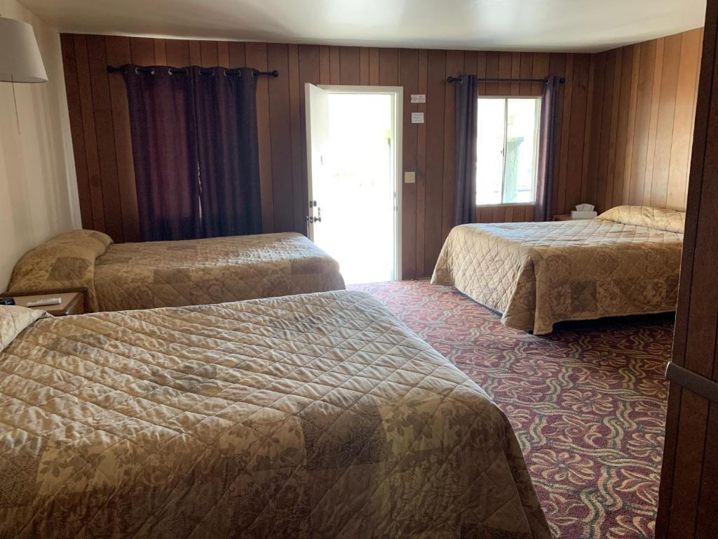 El Portal Motel - photo 2