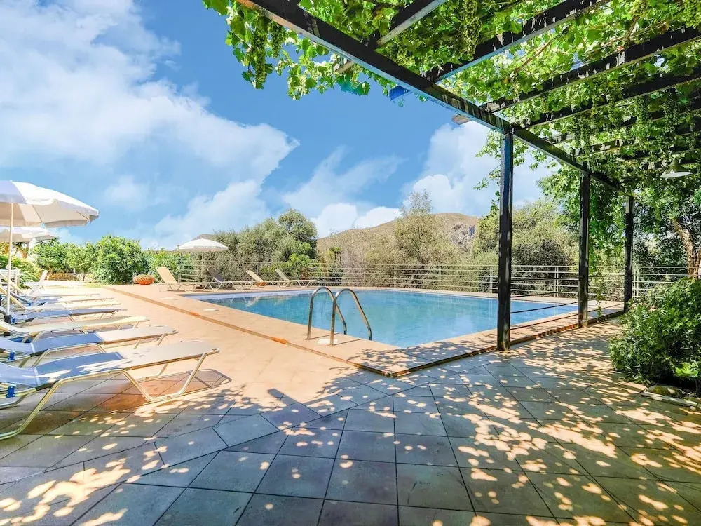 Villa Palaiochora — 4-Star Luxury Hotel in Palaiochora, Greece