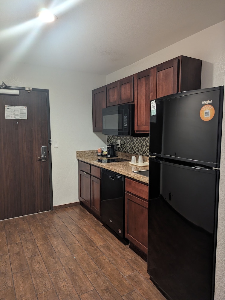 MainStay Suites Denver International Airport - photo 23