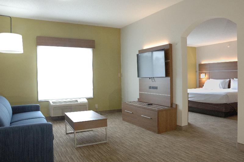Holiday Inn Express Hotel & Suites Goshen by IHG - photo 52