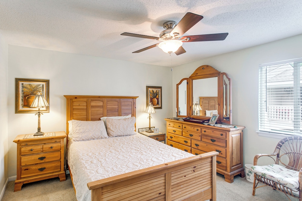 Resort style Condo in St Simons 1 Mi to Pier - photo 4
