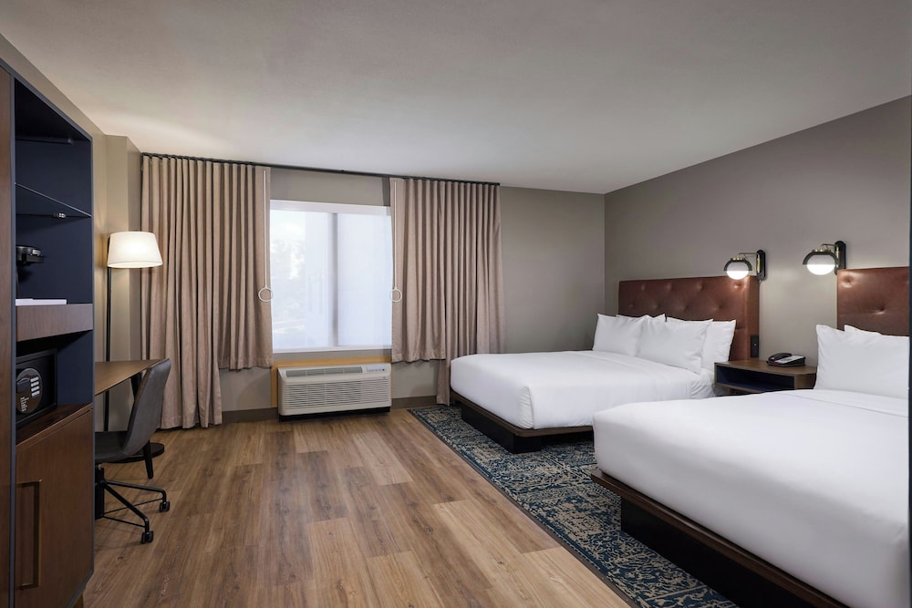 Four Points by Sheraton Englewood - photo 8