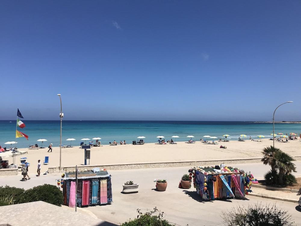 Casa Blu sul mare e centralissima — 4-Star Luxury Hotel in San Vito Lo Capo, Italy