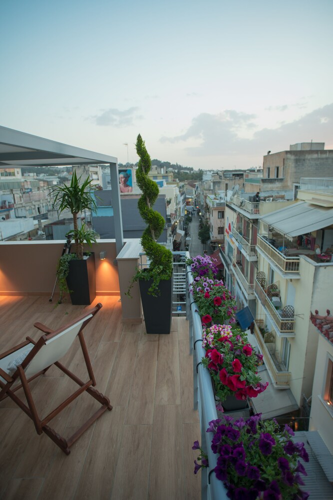 Kyveli Luxury Suites