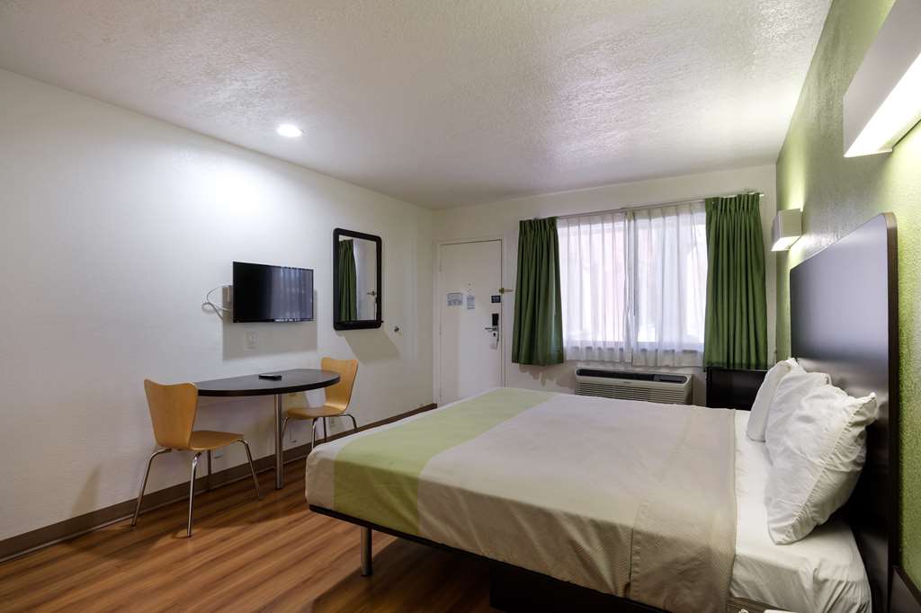 Motel 6 Santa Fe NM Downtown - photo 23