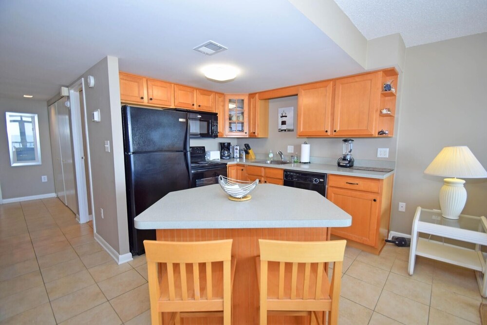 Braemar Towers 412 2 Br Condo - photo 6
