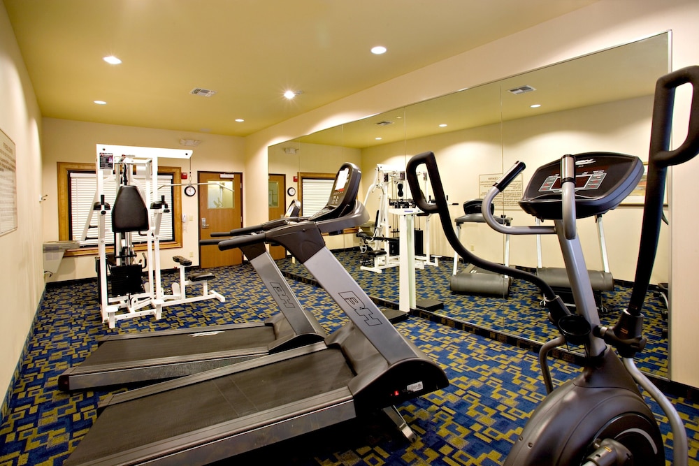 Holiday Inn Express and Suites Jourdanton Pleasant - photo 15