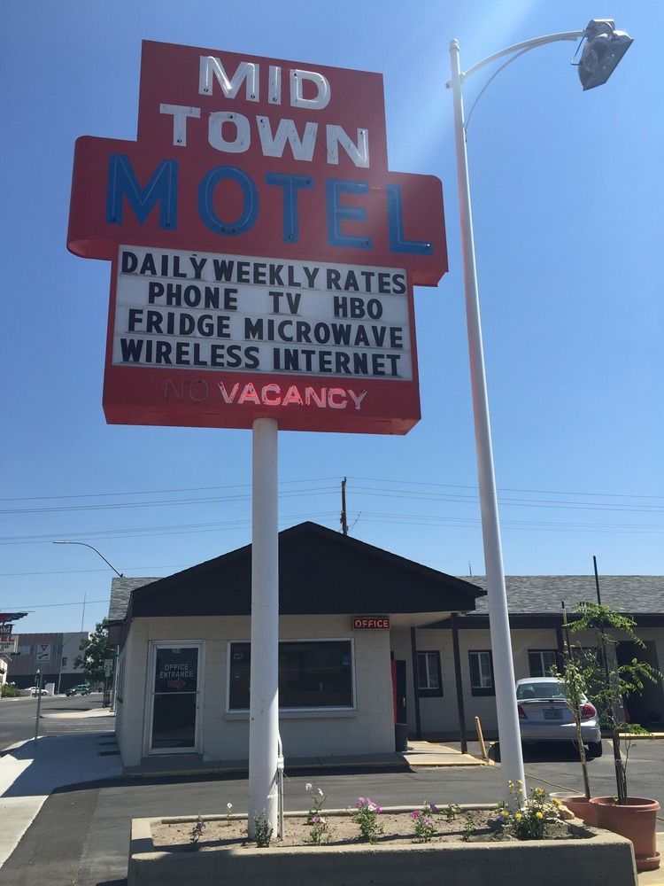Mid Town Motel — Elko