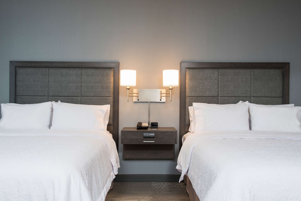 Hampton Inn & Suites Grand Rapids Downtown - photo 15