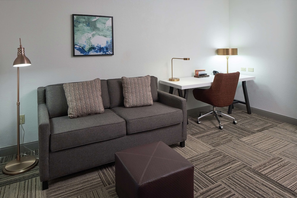 Hilton Garden Inn Evansville - photo 19