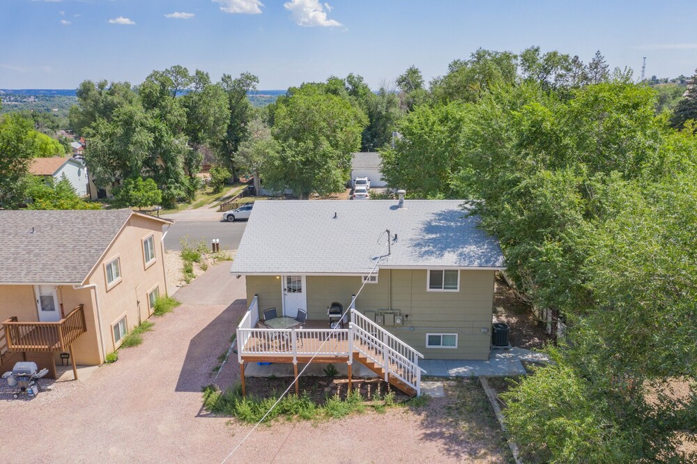 2BR Aptmt Parks Private Deck Mountain Views - photo 44
