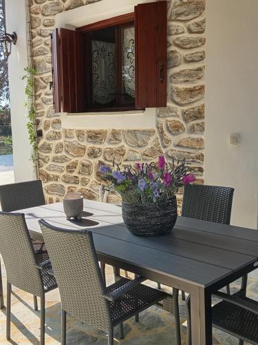 Aggelos Gardenhouse of Volos in Volos, Greece