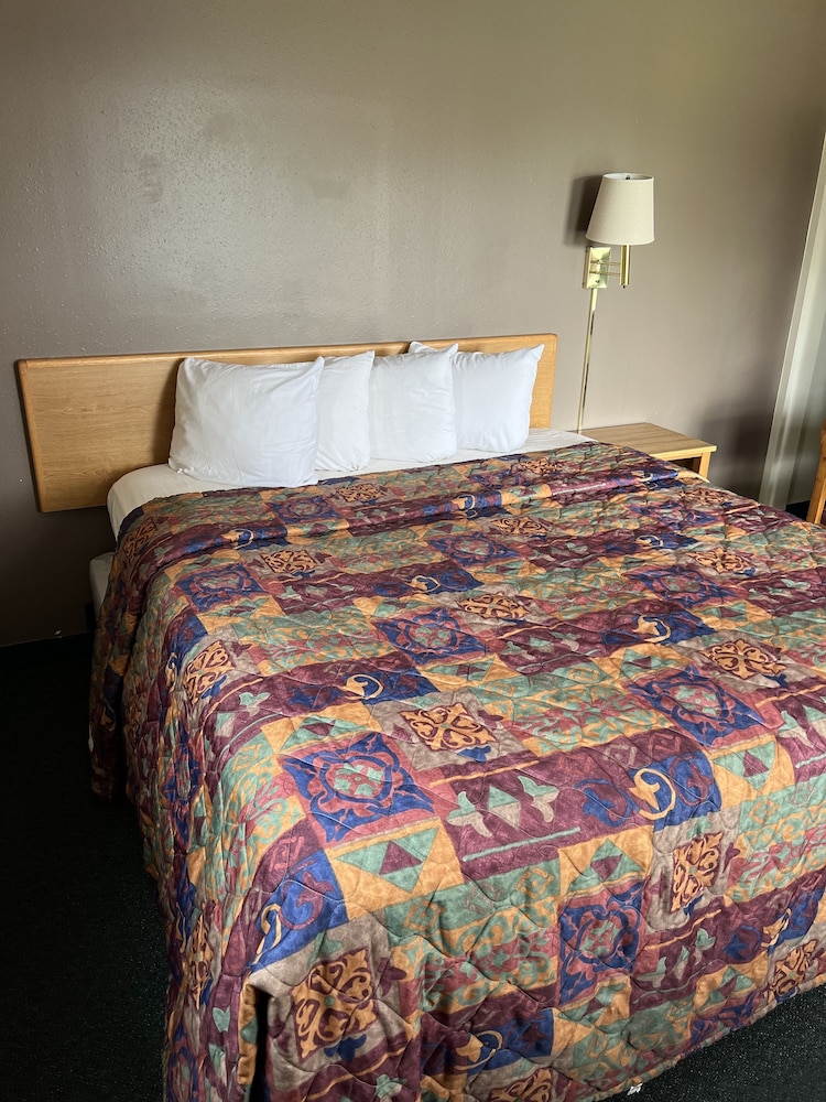 All Star Inn & Suites - photo 81