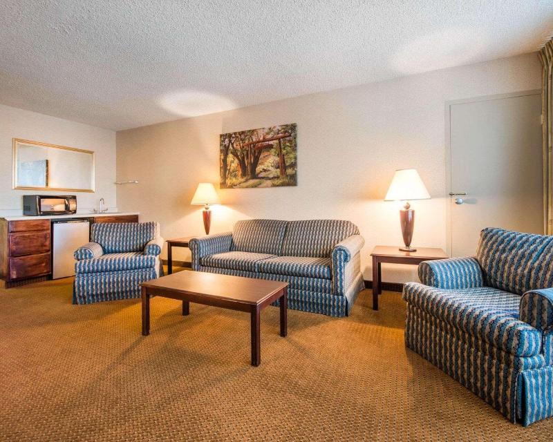 Clarion Inn And Events Center Pueblo North - photo 22