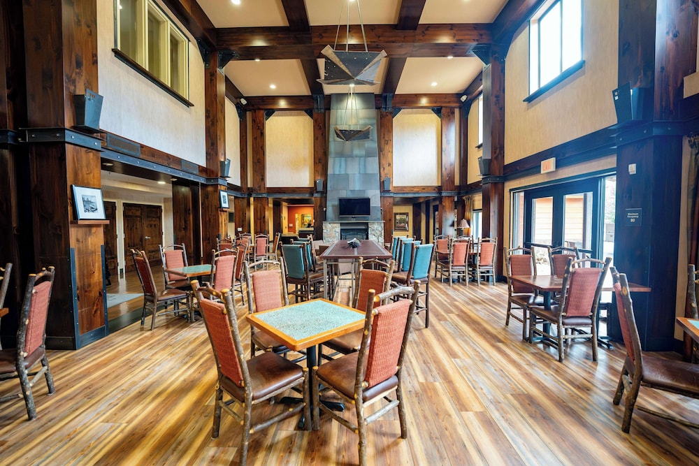 Hampton Inn & Suites Tahoe Truckee - photo 4