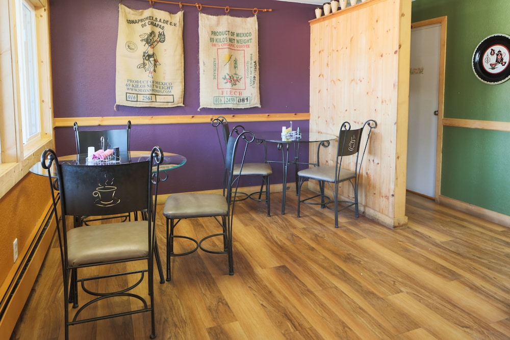 Sea Parrot Inn - photo 27
