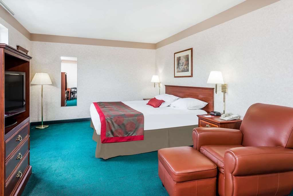 Ramada by Wyndham Strasburg Dover - photo 20