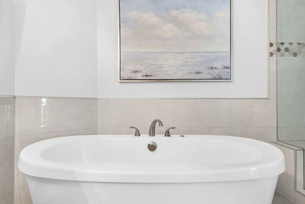 Silver Beach Towers 1205 East - photo 17