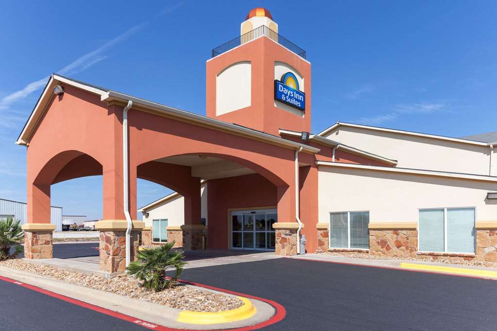 Lone Star Inn & Suites - photo 3