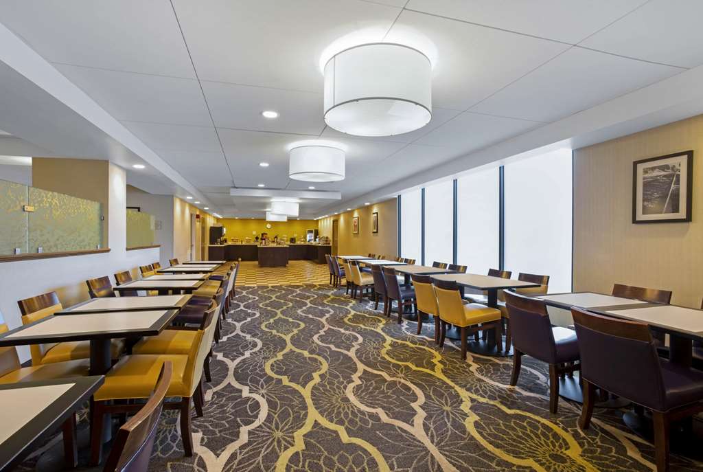 La Quinta Inn & Suites by Wyndham Springfield MA - photo 23