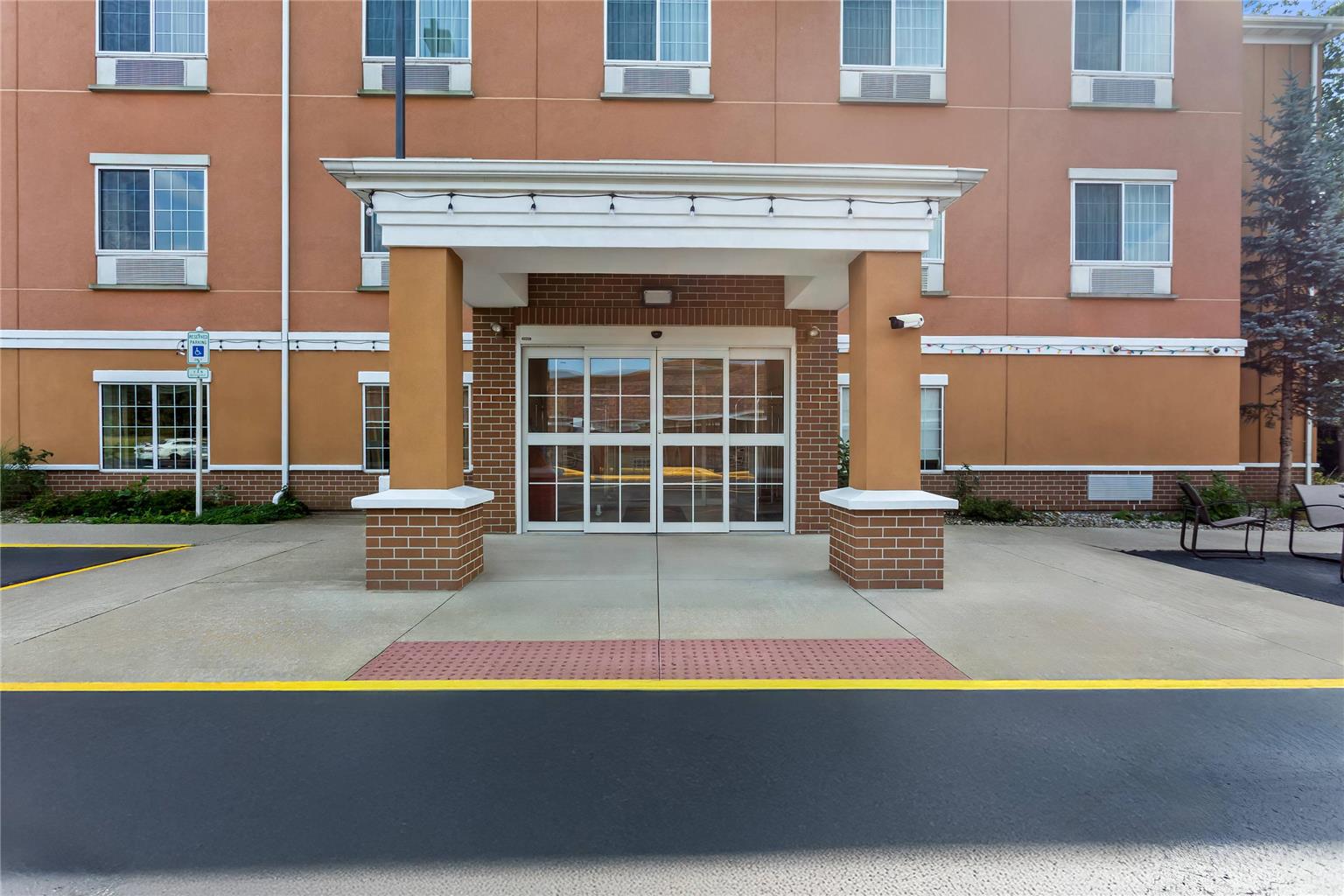 Quality Inn Near Interstate I94 - photo 2