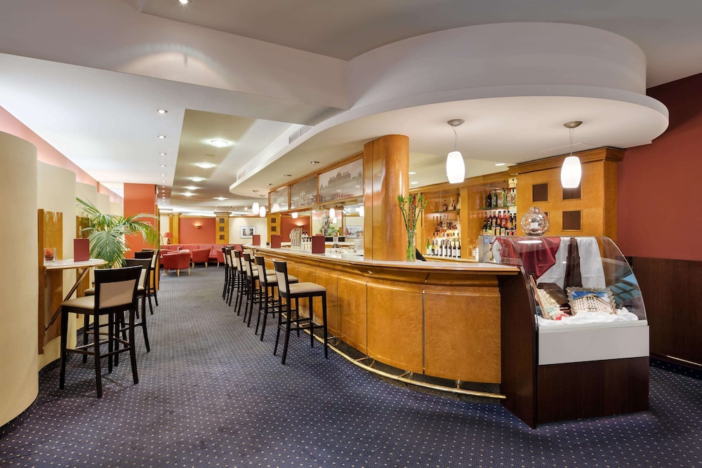 מזון ומשקאות