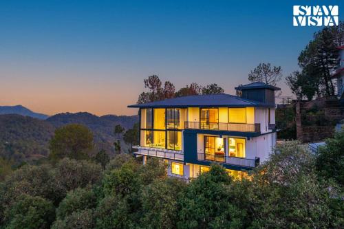 StayVista at Petal Perch Valley View Luxe Villa Kasauli — 4-Star Luxury Hotel in Kasauli, India