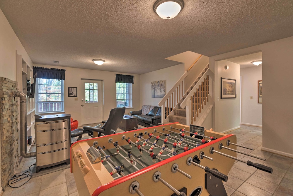 Year round Getaway 1 Mi to Skiing Waterpark — hotel in Massanutten
