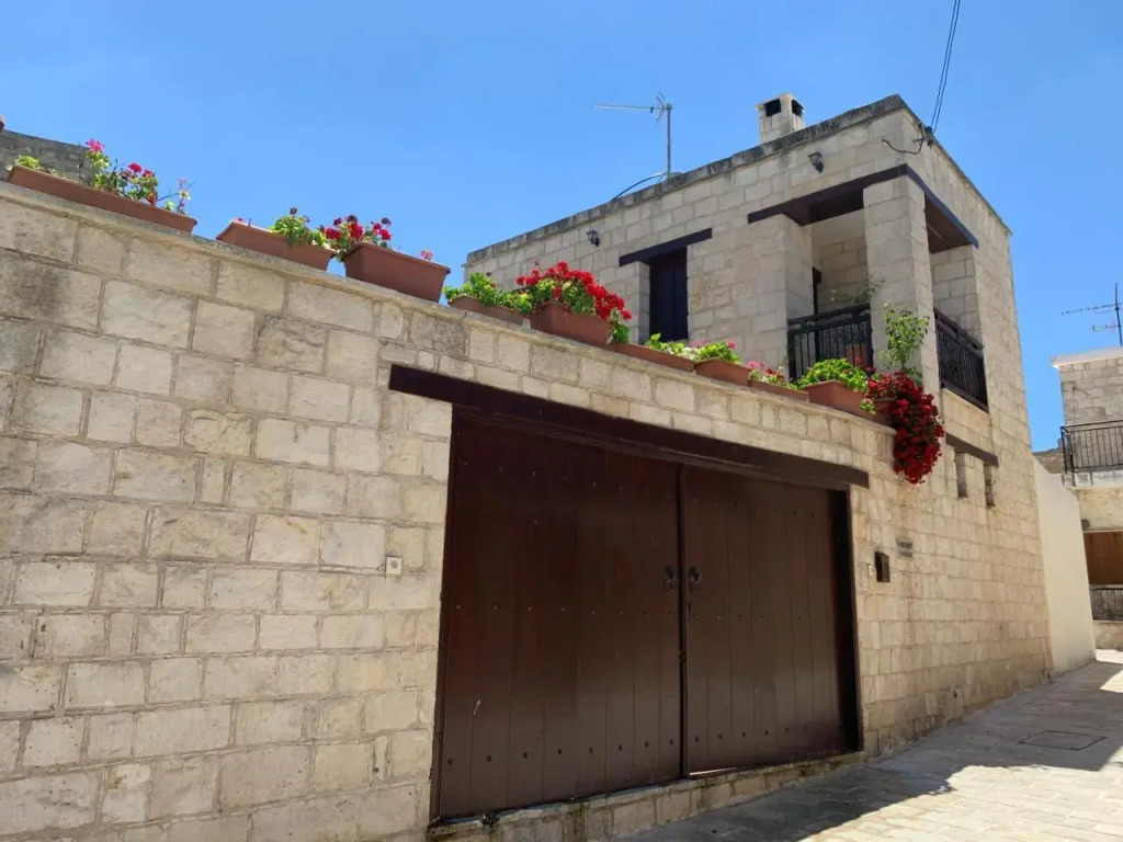 Villa Saint George Stone Costa