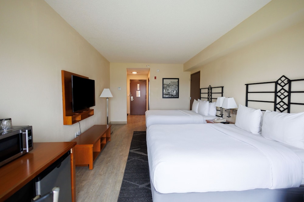 SEVEN Sebring Raceway Hotel - photo 14