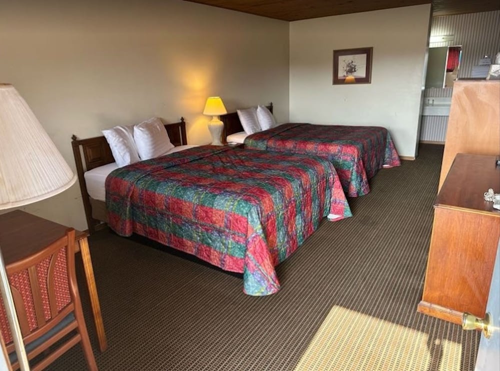 Love Hotels Western Holiday by OYO at Harlan Lake NE - photo 11