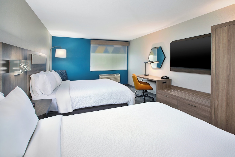 Holiday Inn Express & Suites Wauseon by IHG - photo 12