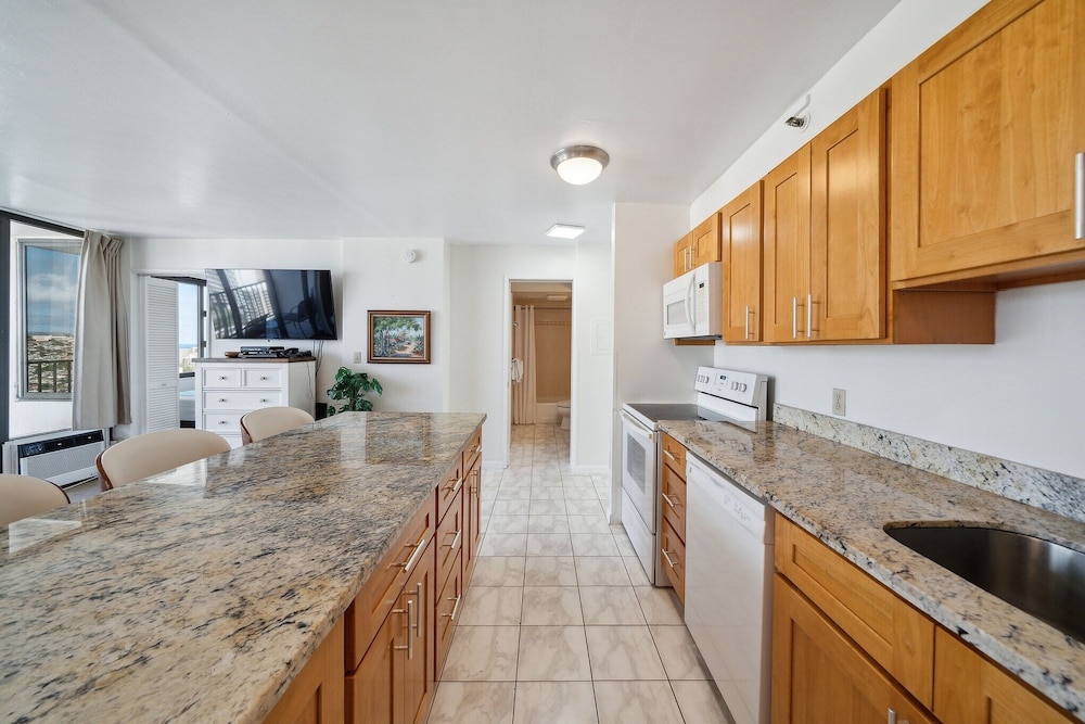 Tower 1 Suite 3007 Qqs - photo 11