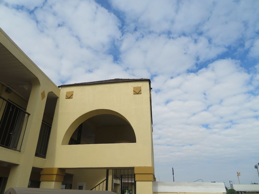 Days Inn by Wyndham Blytheville - photo 68