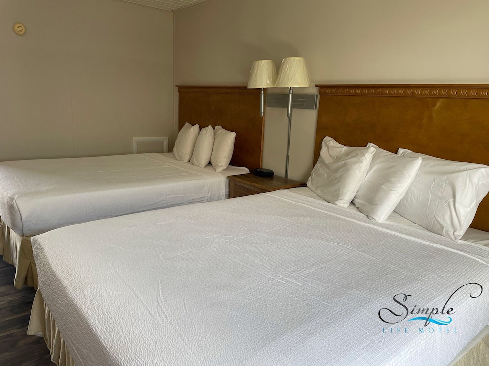Simple Life Motel - photo 16