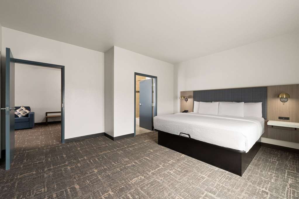 La Quinta Inn & Suites by Wyndham Ft. Worth Forest Hill TX - photo 21
