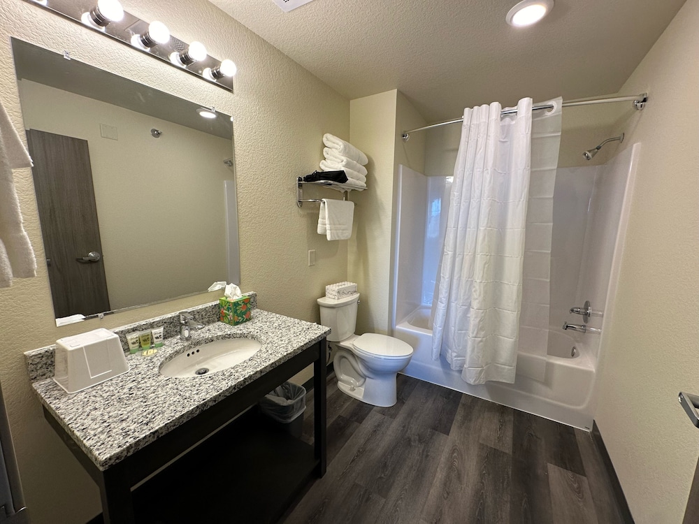 Iron Creek Inn & Suites - photo 8