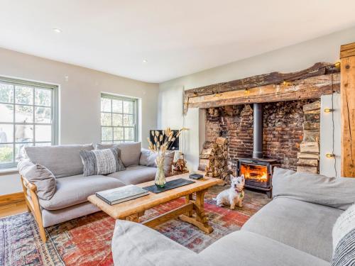 Charming Downland Cottage Pass the Keys — 4-Star Luxury Hotel in Chichester, United Kingdom