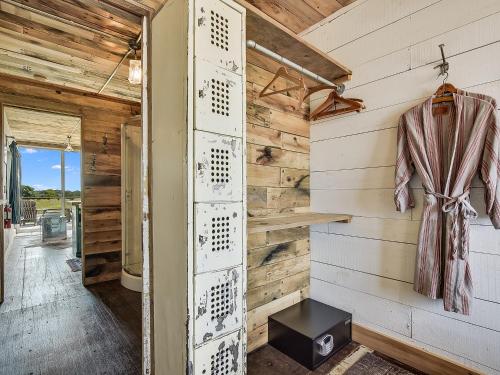 Flophouze Shipping Container Hotel - photo 4