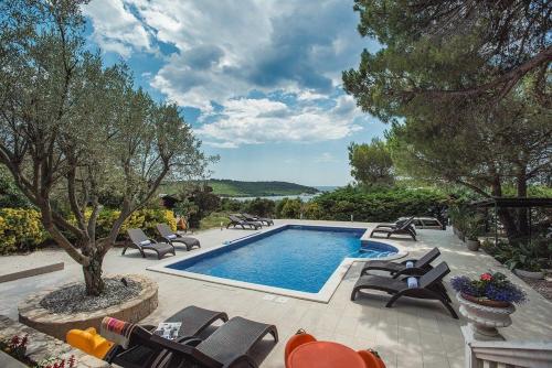 Villa Mima — 4-Star Luxury Hotel in Medulin, Croatia