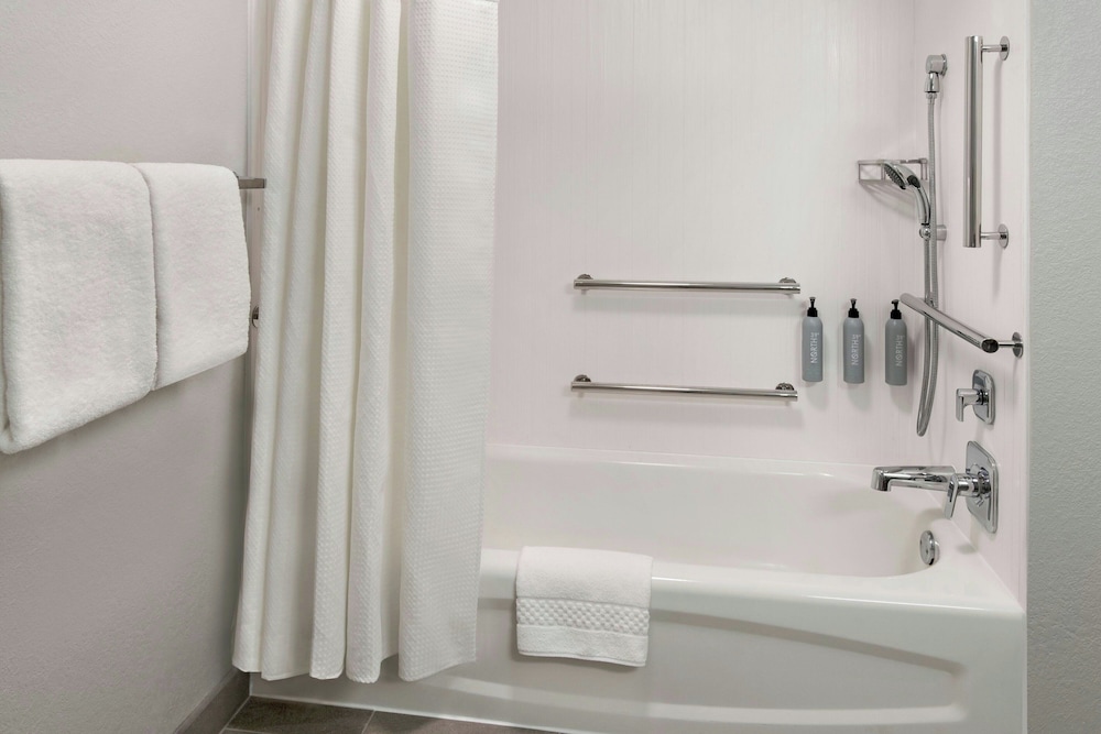 Courtyard by Marriott Lebanon - photo 11