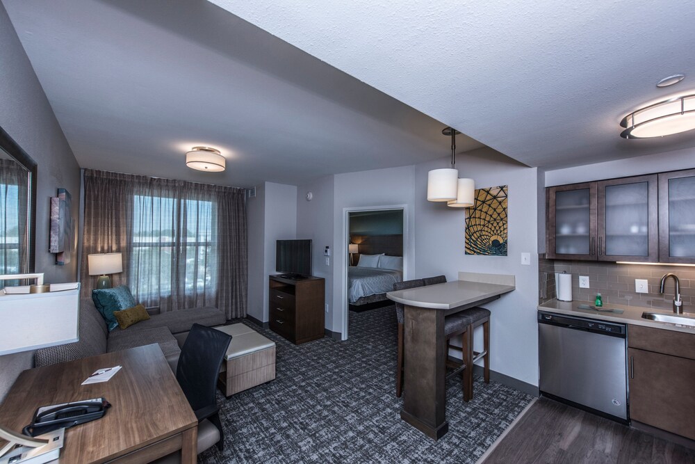 Staybridge Suites Charleston Mount Pleasant by IHG - photo 20