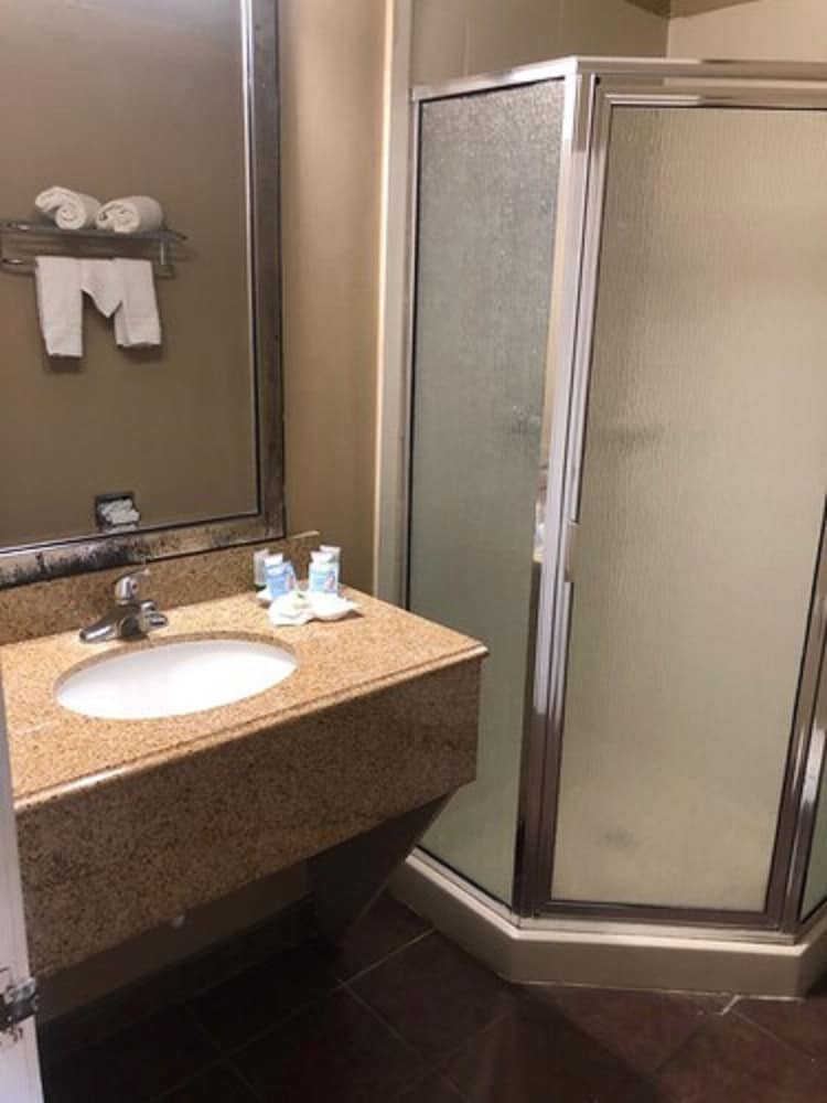 Howard Johnson by Wyndham Odessa TX - photo 25