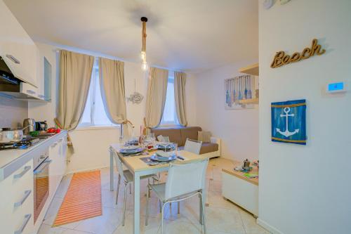 Heart Of Riva 100m From The Lake Happy Rentals — 4-Star Luxury Hotel in Riva Del Garda, Italy