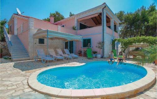 Holiday Home Siroka Bb Ii — 4-Star Luxury Hotel in Vela Luka, Croatia